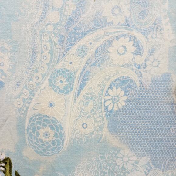 T-Shirt Size 2X Powder Blue Gerbera Daisy Paisley Bloomcore Whimsycore Couquette - Picture 5 of 16